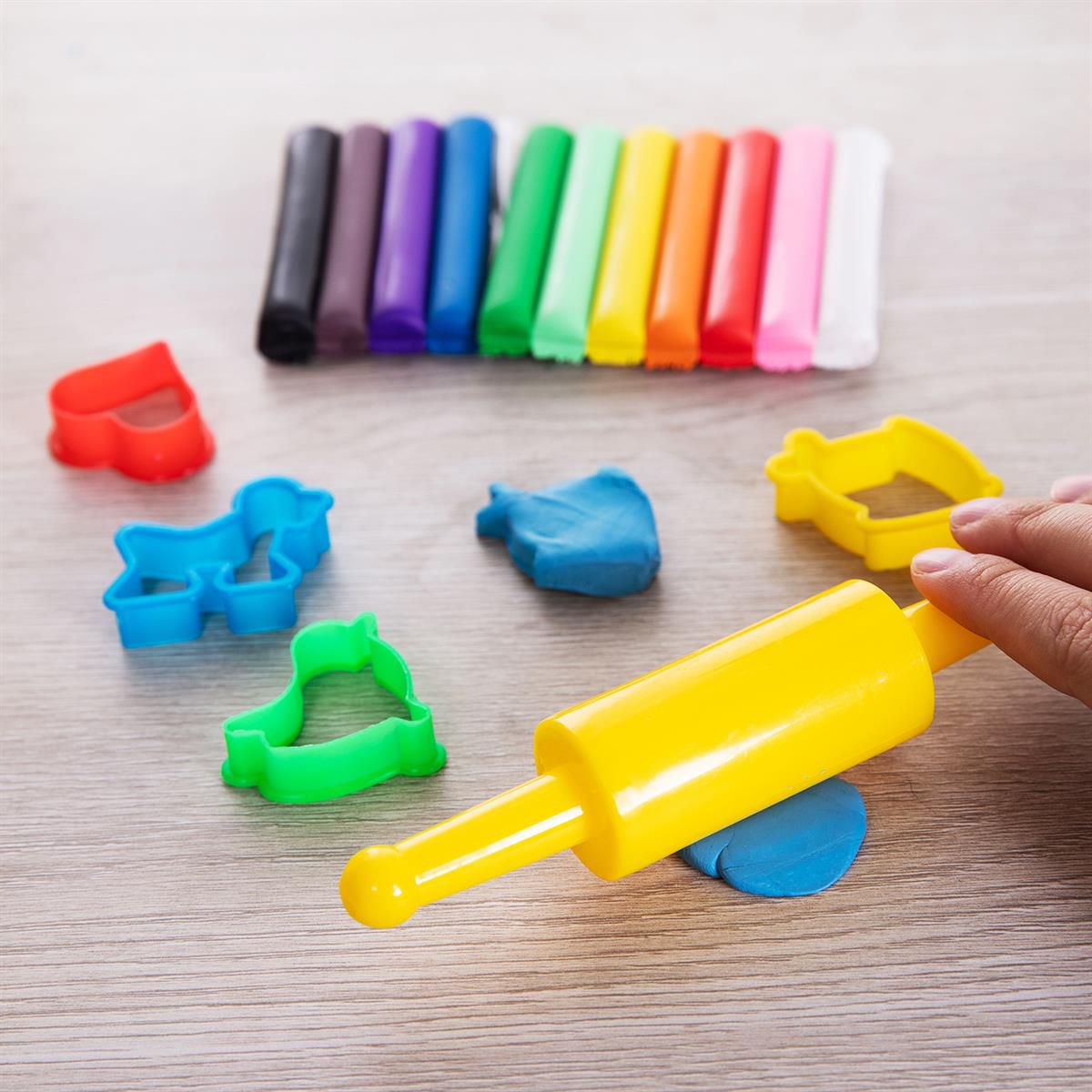 12-Color Reusable Clay Kit – Includes Roller & 3 Moulds for Creative Play